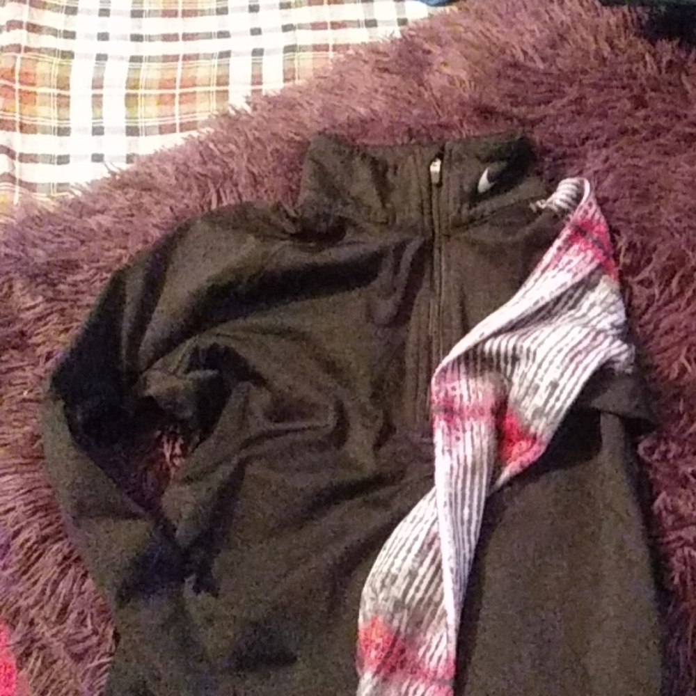 Nike dri fit pull over